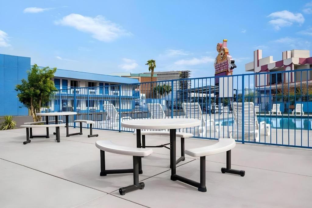 Hotel Travelsuites 2*