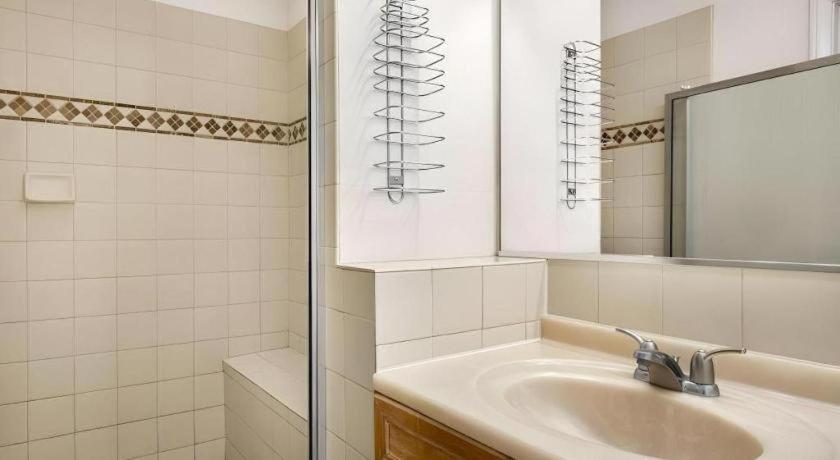 Travelsuites Hotel 2*