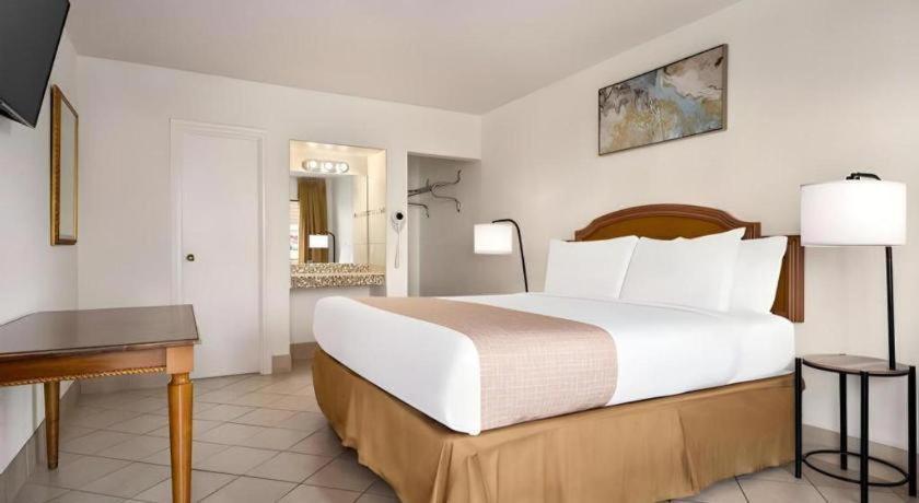 Hotel Travelsuites 2*
