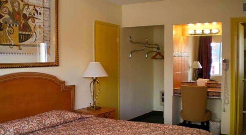 Travelsuites Hotel 2*