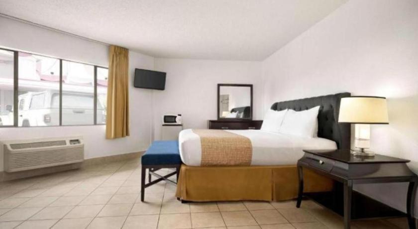 Travelsuites Hotel 2*