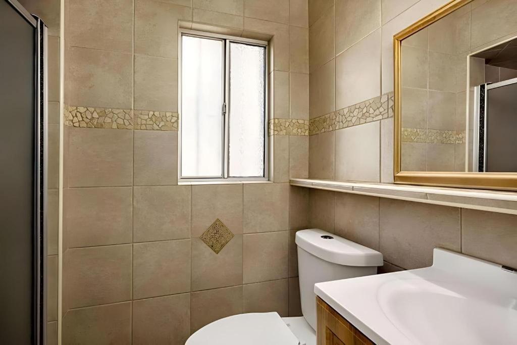 Hotel Travelsuites 2*