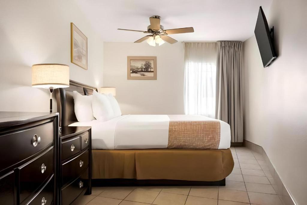 Travelsuites Hotel
