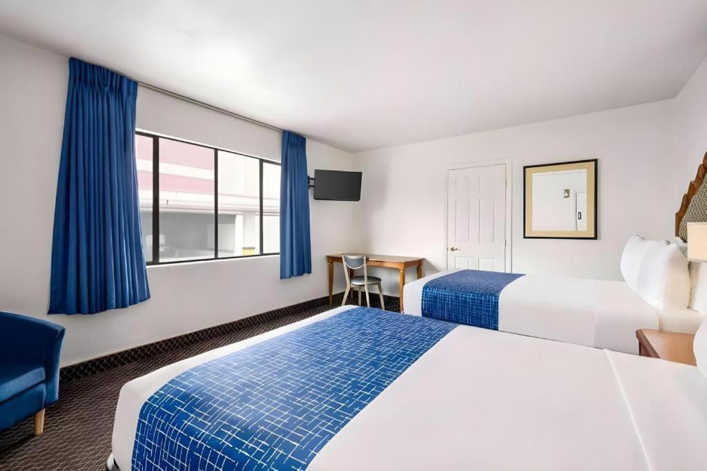 Hotel Travelsuites 2*